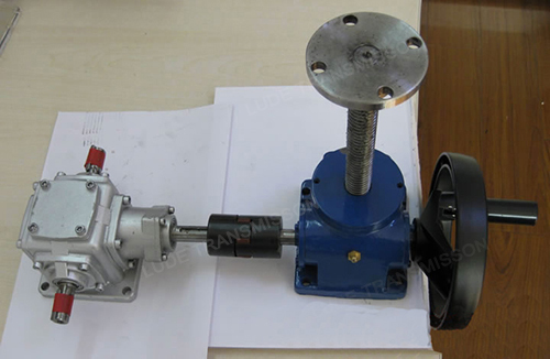 hand-operated screw jack