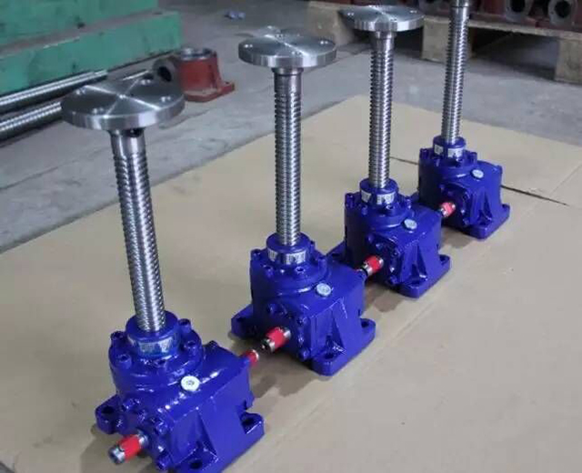 worm screw jack with flange