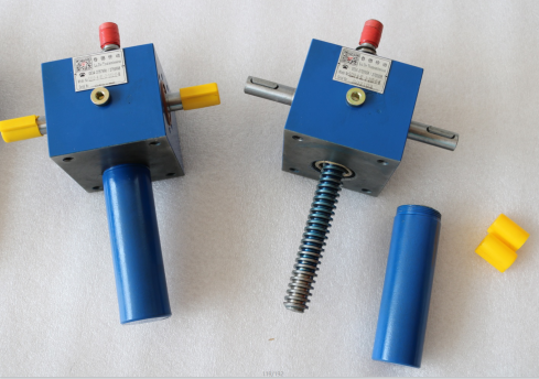 SWL screw jacks